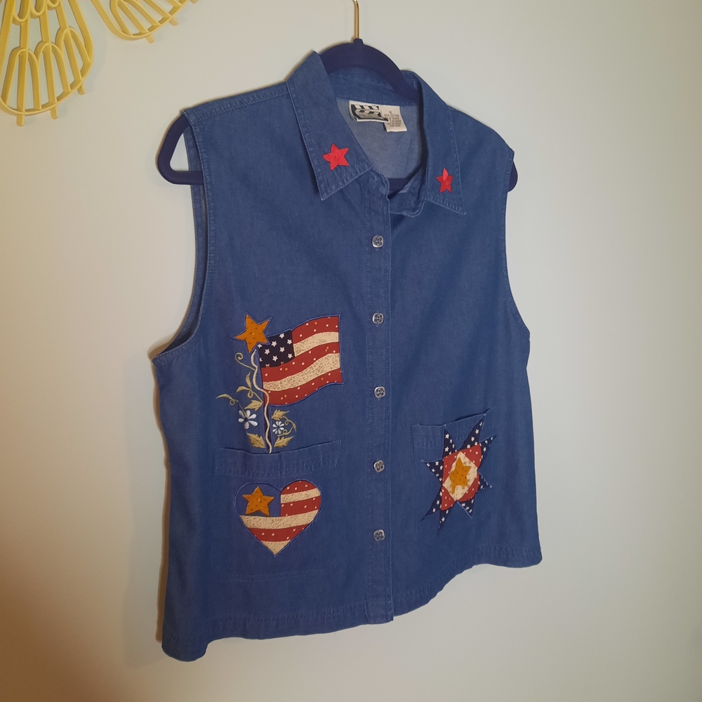 VNTG Patchwork Denim Sleeveless ButtonUp Vest, Grandmacore, 4th of July, USA - Picture 1 of 7